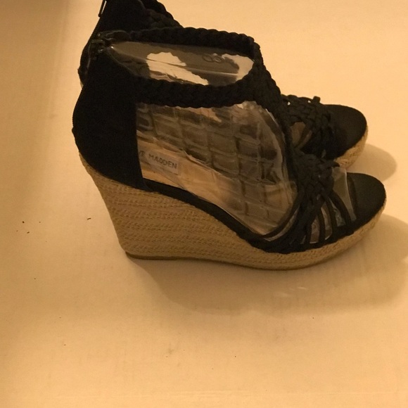 Steve Madden Wedge Heel Sandals - Picture 4 of 5